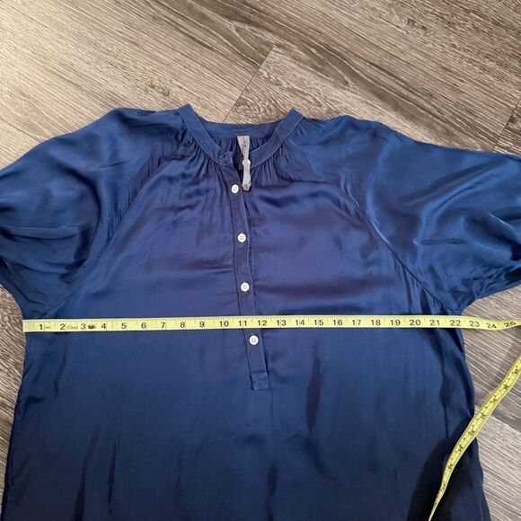 Raquel Allegra Navy Ombré Blouse - Picture 7 of 9